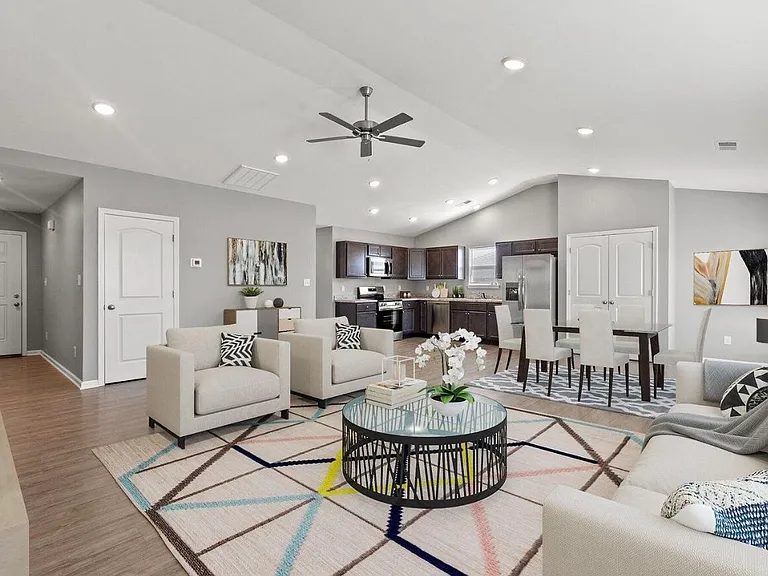 121 Landry Ln — Photo 3