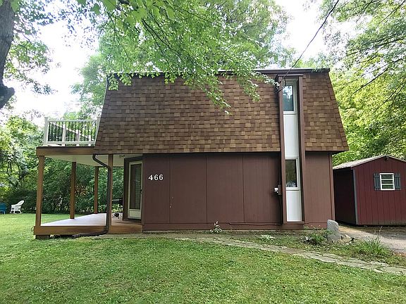 4th image of 466 Douglas Dr