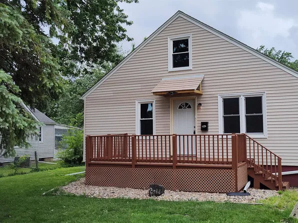 60 Sheldon St, Galesburg, IL 61401