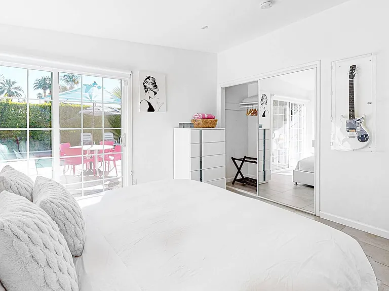 564 N Calle Rolph — Photo 7