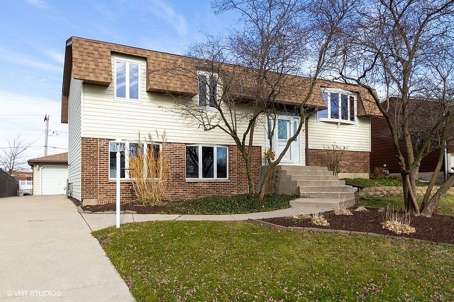 1st image of 8164 W Evergreen Dr