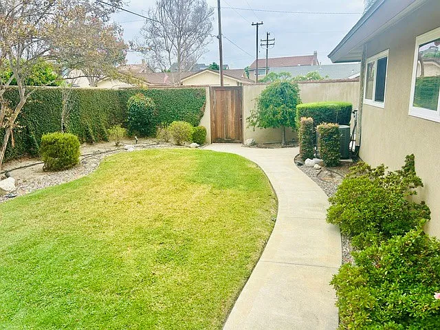 4311 Emerald Cir — Photo 40