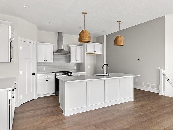 5th image of 2595 SE Kettleridge Ln