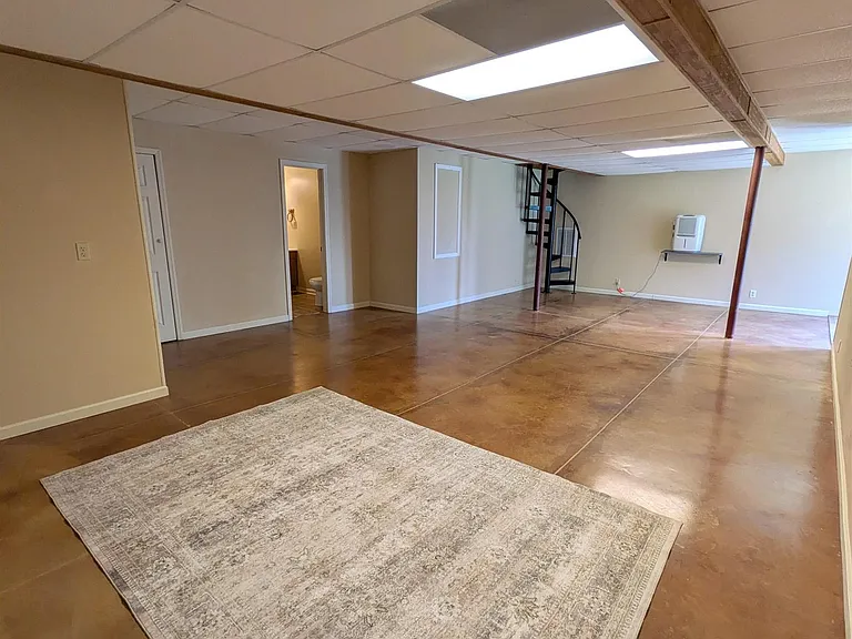 102 Huntington Ridge Rd — Photo 18