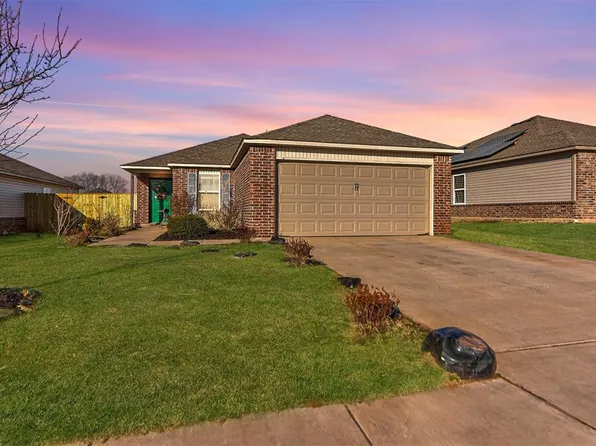 1120 Limestone Dr, Noble, OK 73068