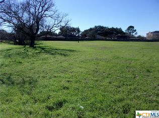 5902 Dairy Rd, Victoria, TX 77904