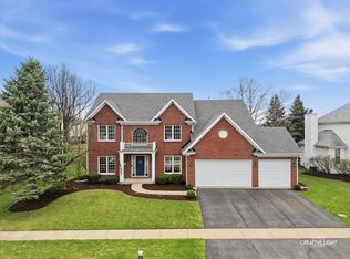 39W771 Benton Ln, Geneva, IL 60134