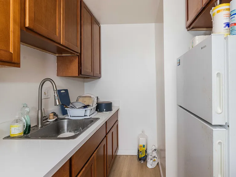 1541 Oxford Street — Photo 18