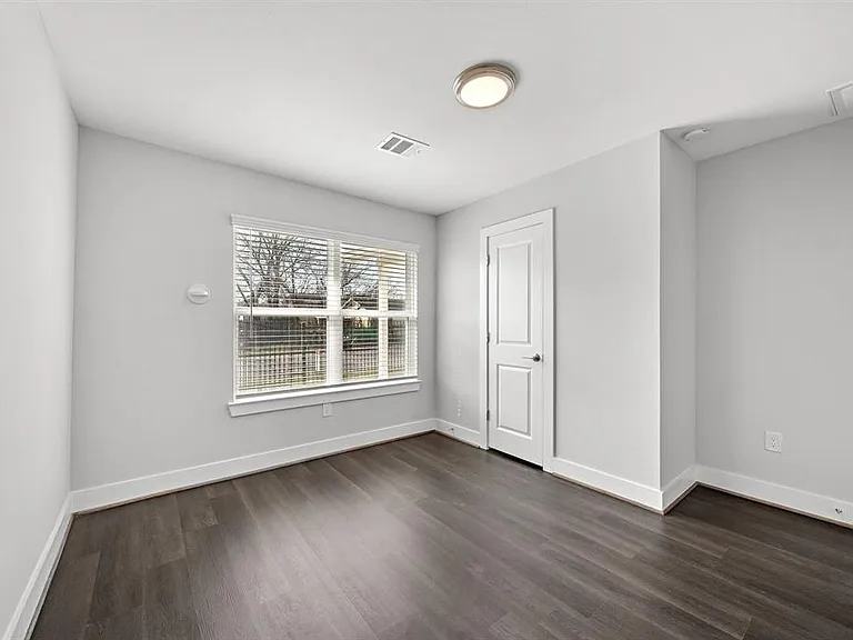 1511 McNeil St — Photo 15