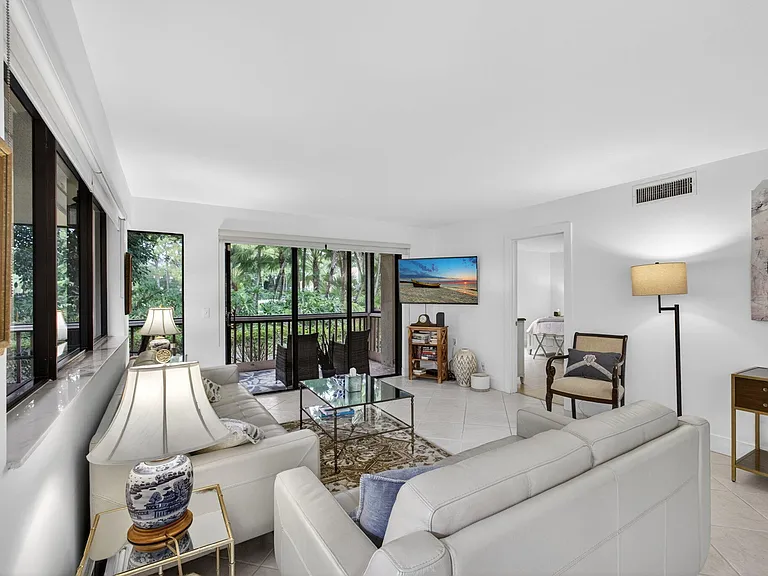 611 Brackenwood Cv — Photo 14