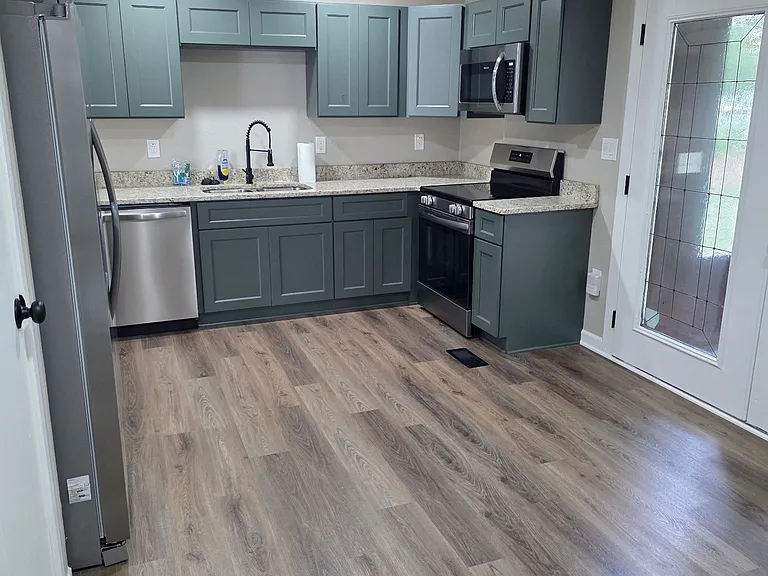 2228 Deerwood Rd — Photo 9