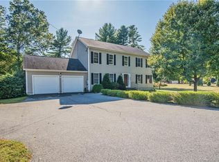 5 Hartshorn St, Killingly, CT 06239