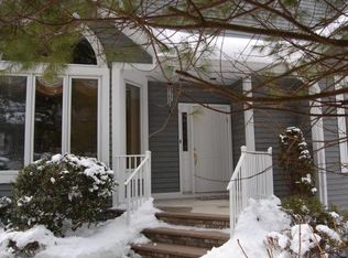 447 Windham Ct N, Wyckoff, NJ 07481