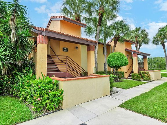 3rd image of 11245 Aspen Glen Dr #205