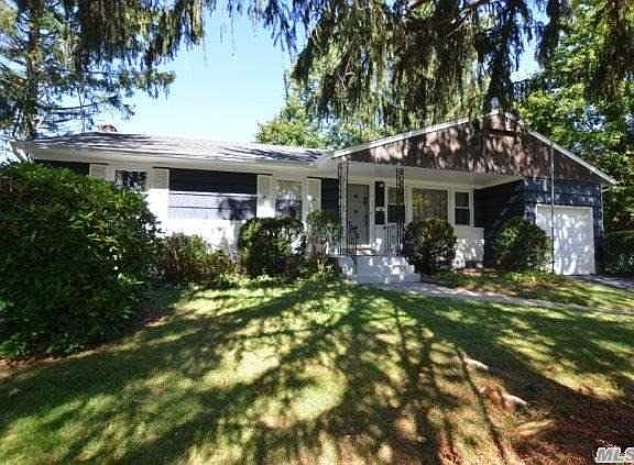 2nd image of 25 Teaneck Dr