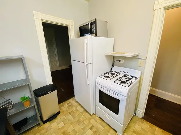 2461 P St NW — Photo 4