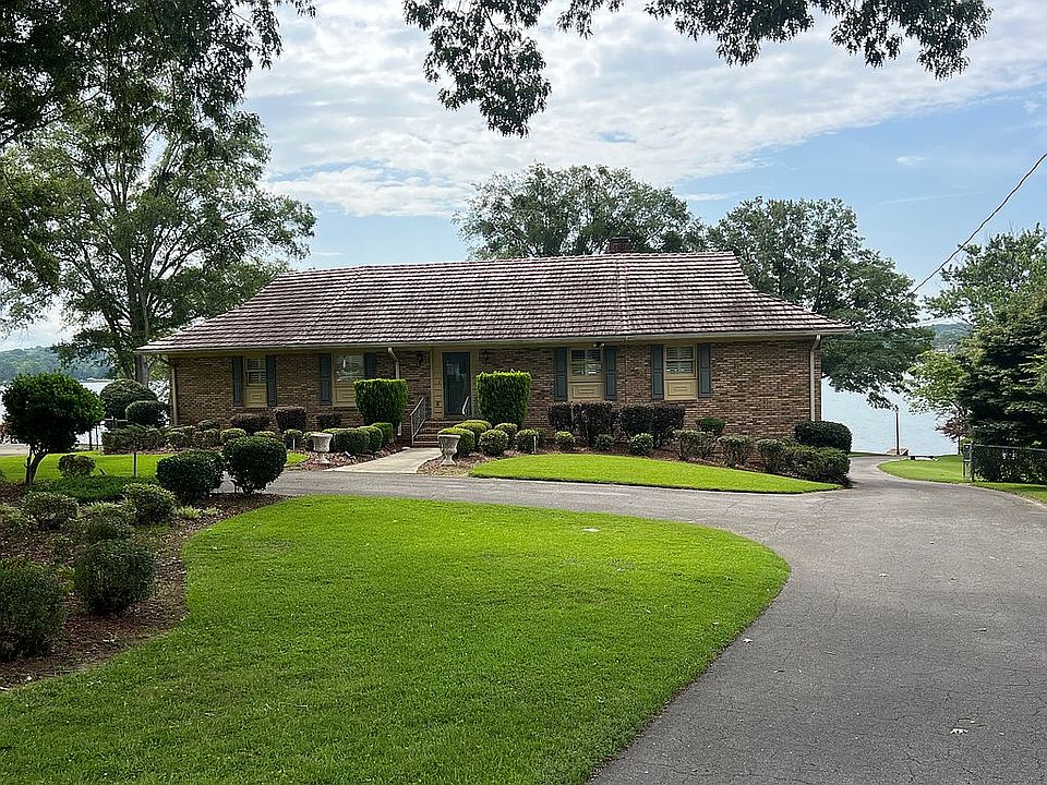 1st image of 100 Cove Dr
