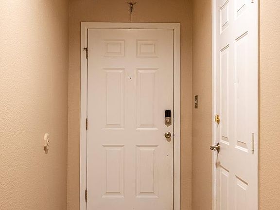 4th image of 1217 Royal Haven Dr