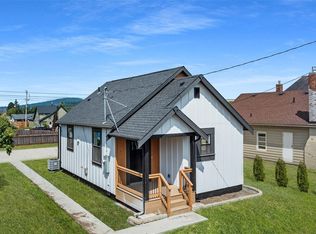 814 26th Street #1, Anacortes, WA 98221