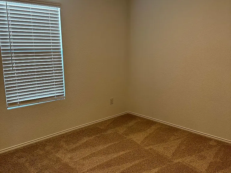 6008 Sumlin Way — Photo 4