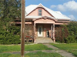 700 4th St, Palacios, TX 77465