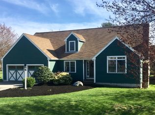2 Barnes Dr, Stratham, NH 03885