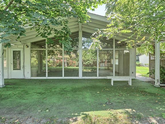 5th image of 1914 Park Forest Dr