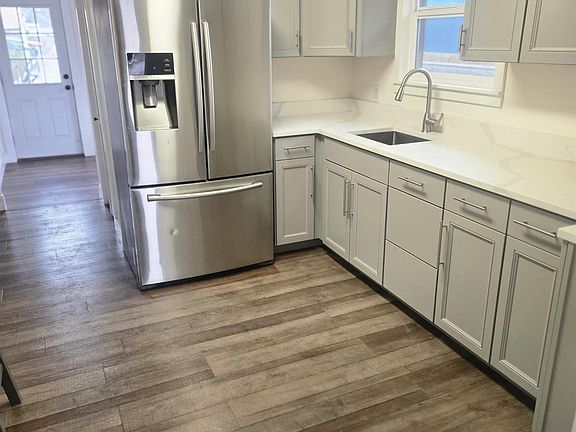 5th image of 2208 E Sharp Ave