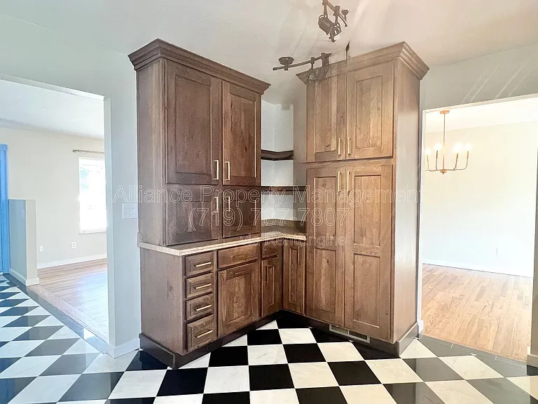 514 Catalina Dr — Photo 10