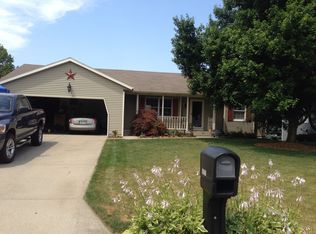 3711 Black Creek Dr, Hudsonville, MI 49426