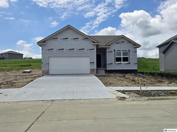 15955 Kempten Creek Dr, Bennington, NE 68007