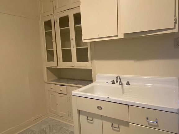 5th image of 6334 N Magnolia Ave APT 1W