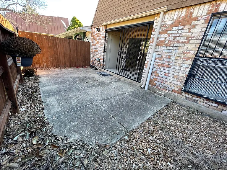 4911 Arbor Ridge Dr — Photo 11