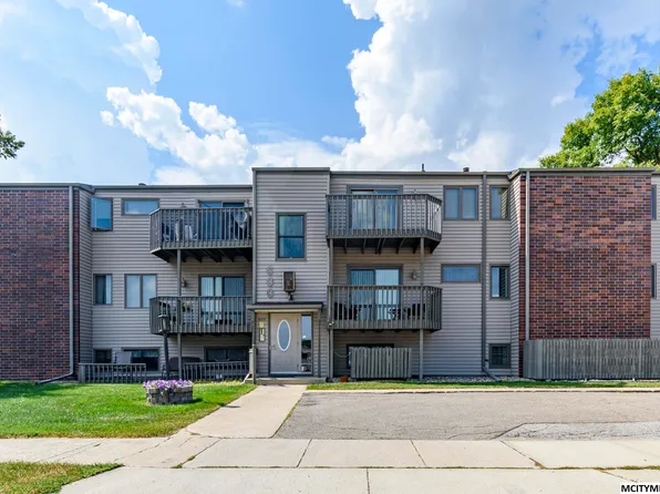 600 Briarstone Dr Unit A-3, Mason City, IA 50401