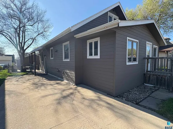 327 N Cliff Ave, Sioux Falls, SD 57103