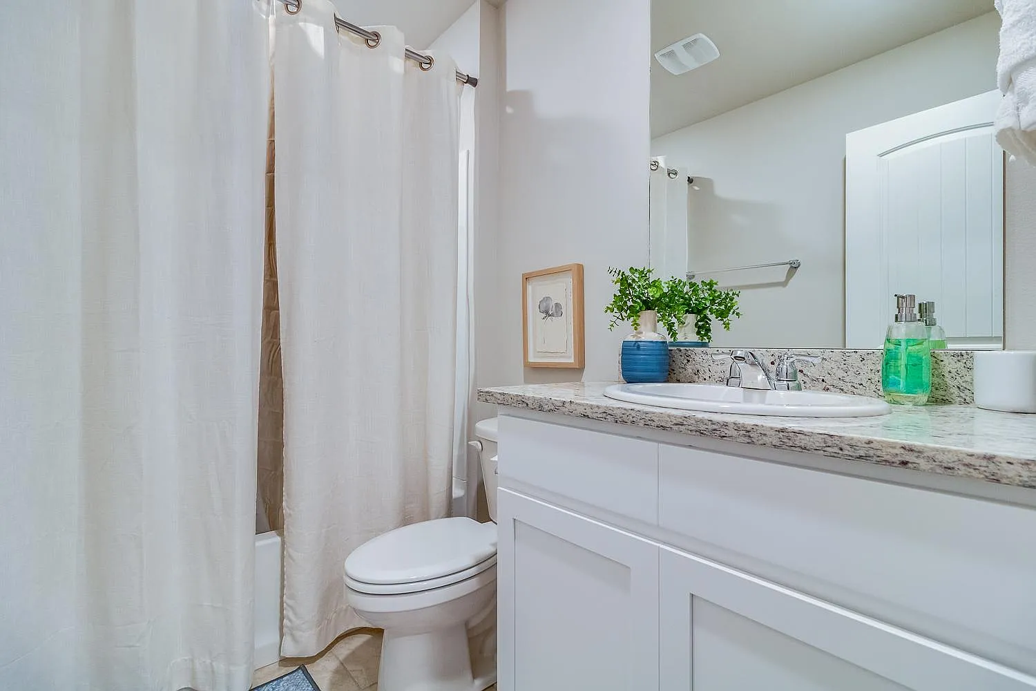 4 bed, 2087 sqft, $3,000 — Photo 2