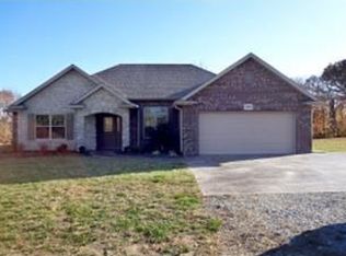 2950 W Woodie Proctor Rd #R, Columbia, MO 65203