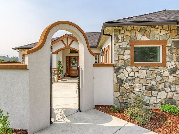 4th image of 670 Forest Ridge Dr