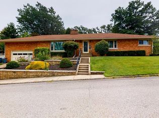 621 Hilltop Rd, Erie, PA 16509