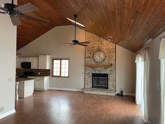 Great Room - Gas Fireplace