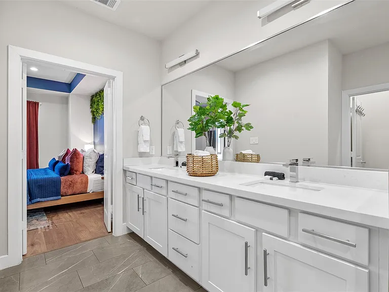 2110 Stuart St — Photo 17