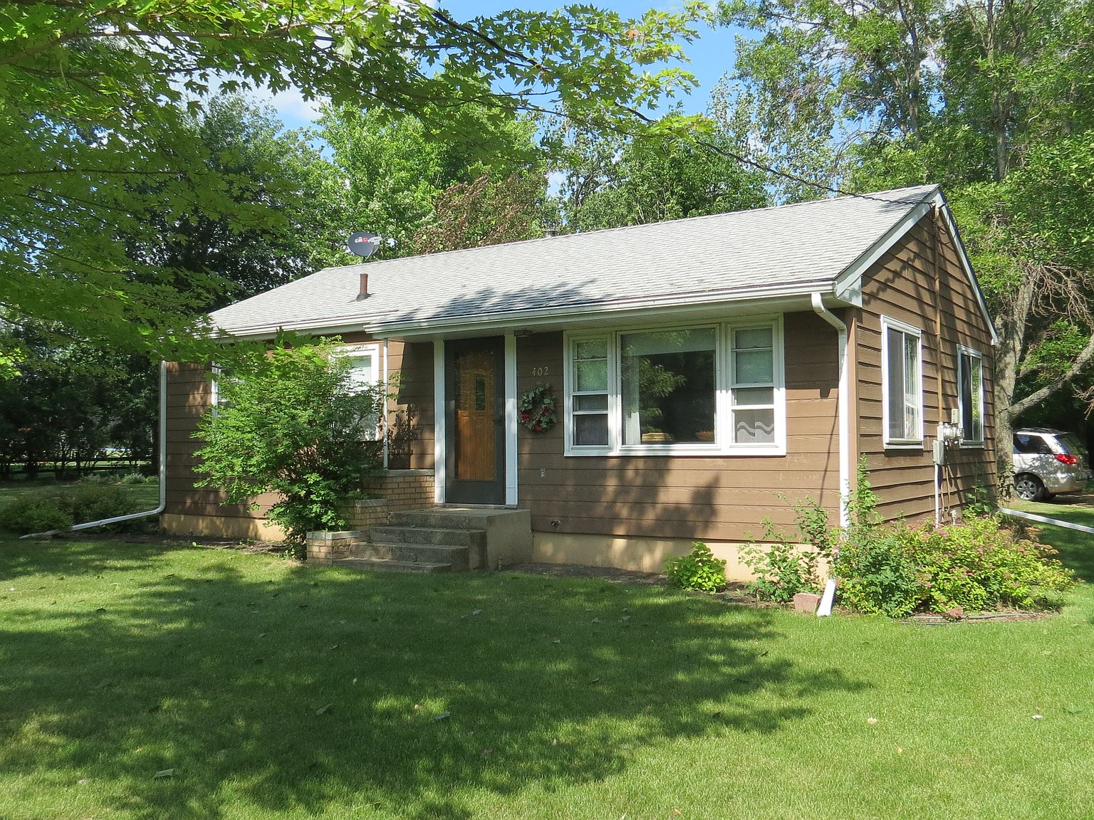 402 3rd St, Roslyn, SD 57261 Zillow