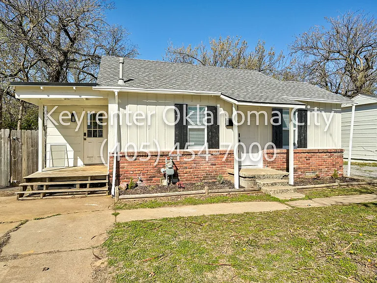 4913 N Willow Ave — Photo 4