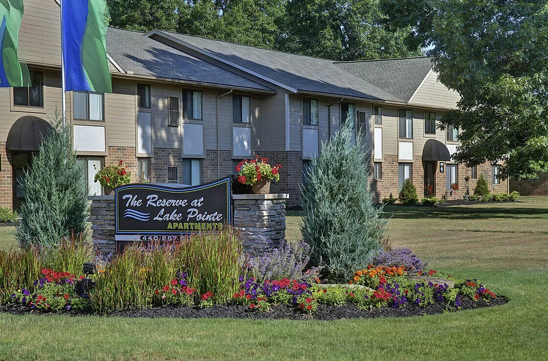 Reserve at Lake Pointe — Photo 1