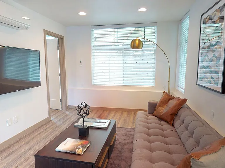 3308 Claremont Ave S — Photo 2