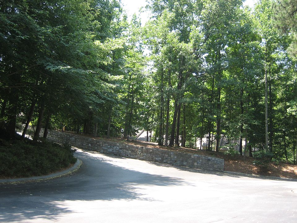 1st image of 1444 N Crossing Dr NE