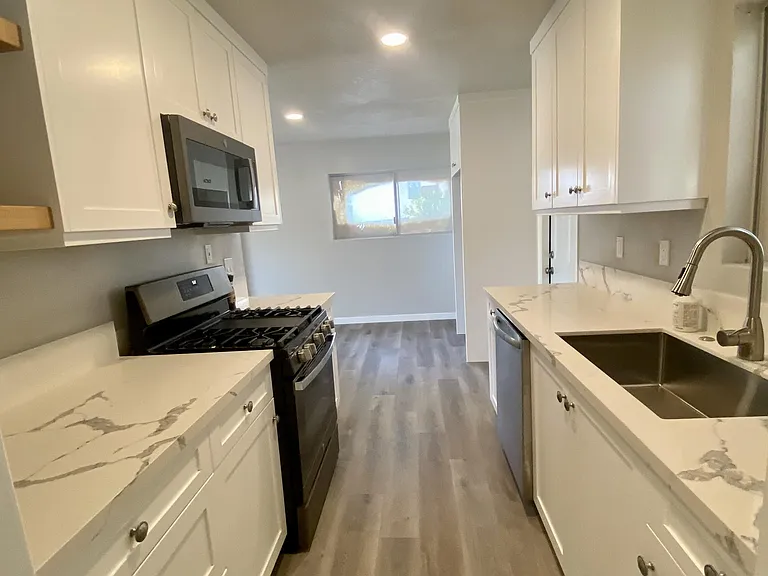 8821 Greenbrook Way — Photo 2