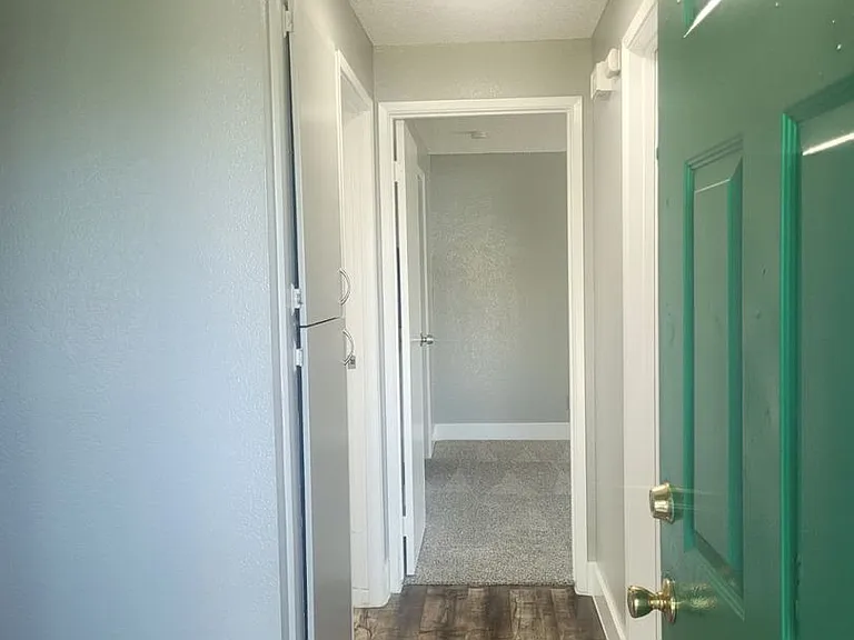 1107 W 5th Ave — Photo 42