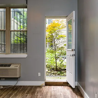 Rented by Nooklyn NYC LLC | media 46