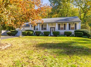 27 Bright Oaks Cir, Rochester, NY 14624